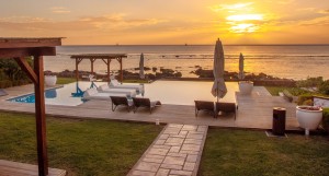 Leora Beach Luxury Suite 